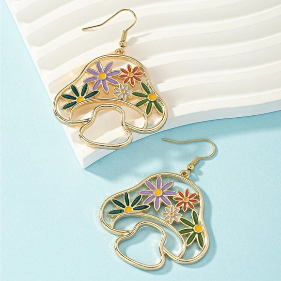 NWT Groovy Retro Vintage Style Floral Mushroom Earrings - Picture 2 of 6